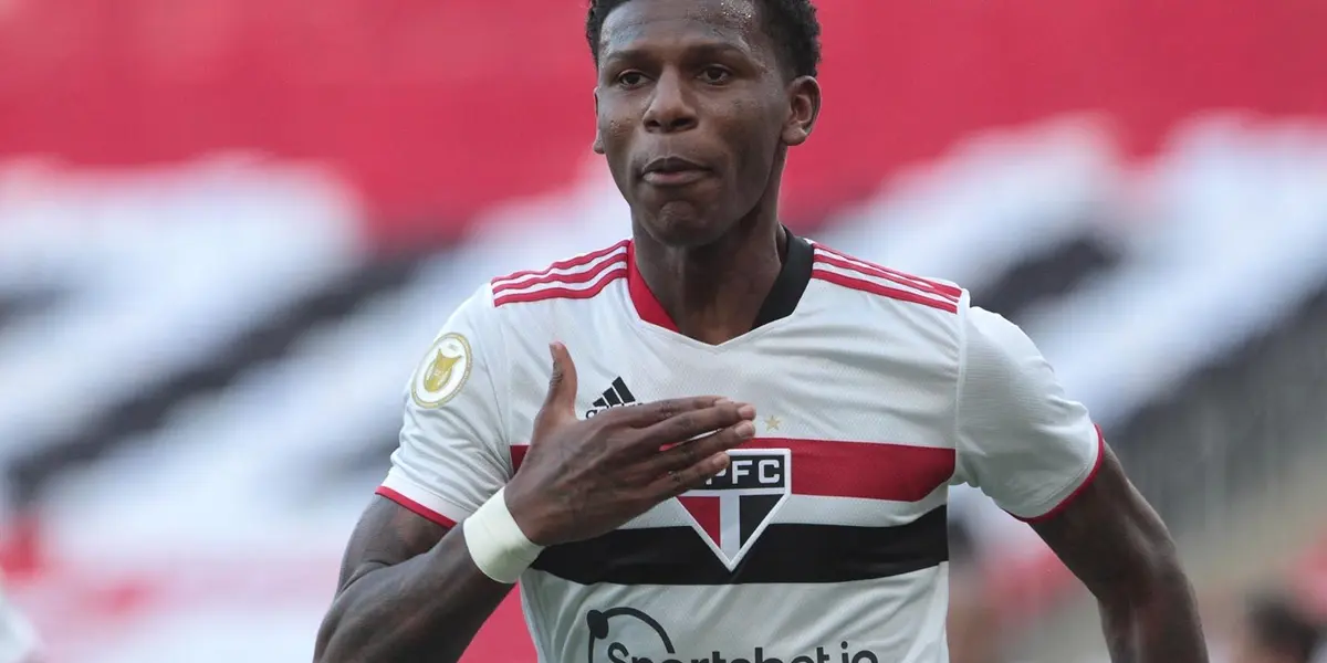 Zagueiro do São Paulo luta para voltar aos gramados e realizar sonho