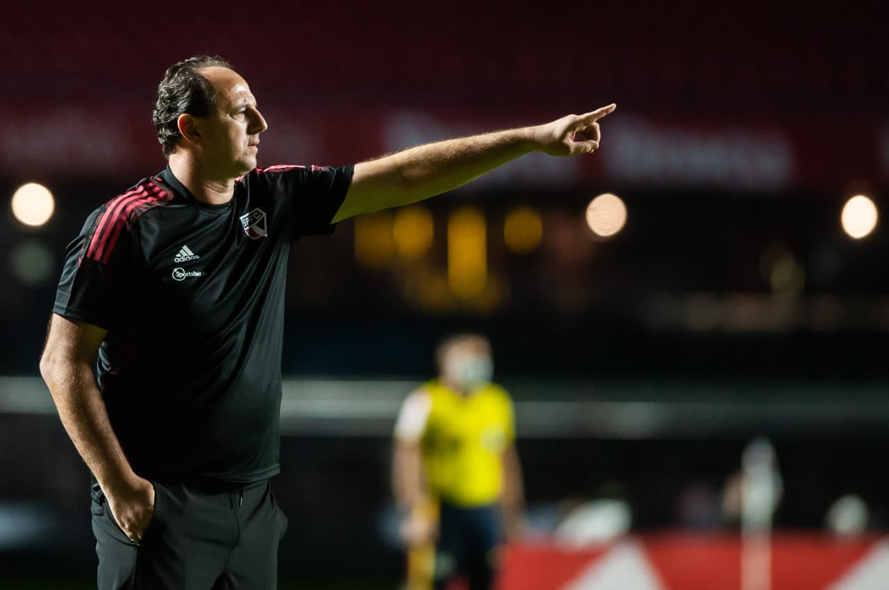 Zagueiro está de saída do Flamengo e foi um pedido direto do técnico são-paulino