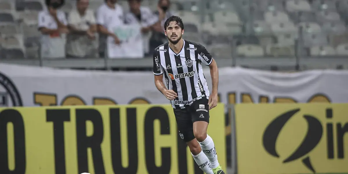 Zagueiro foi procurado pela diretoria para estender vínculo com o Galo