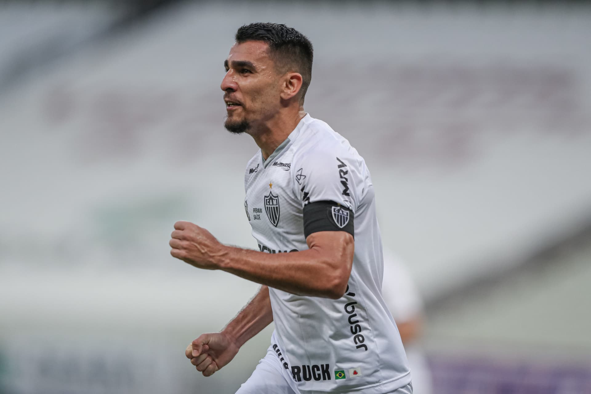 Zagueiro retornou ao Galo e foi lembrado por insultar rival do Rio de Janeiro