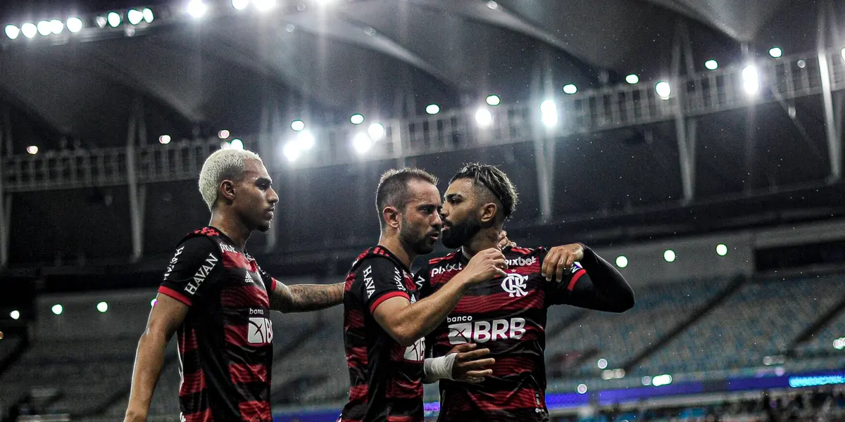 Zagueiro teve passagem pelo Milan antes de chegar na Turquia, e agora quer voltar ao Brasil