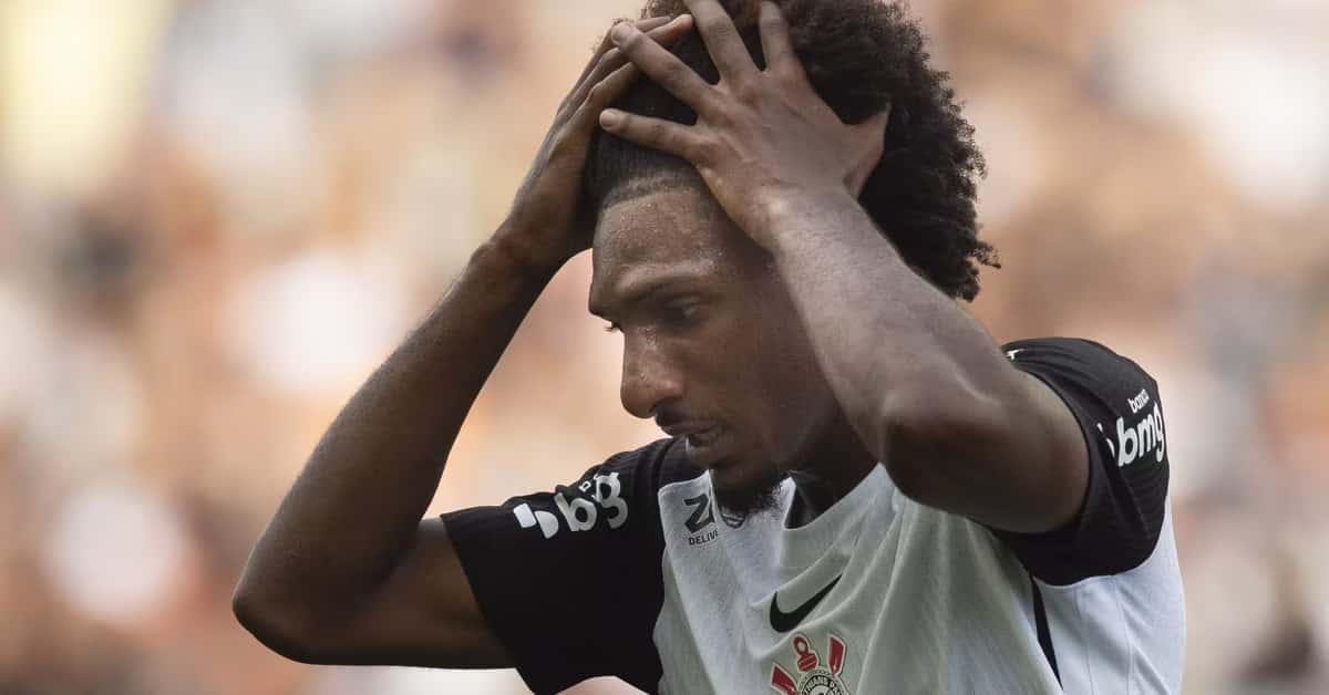 Talles Magno jogador do Corinthians lamenta durante partida contra o Juventude no estádio Arena Corinthians pelo campeonato Brasileiro A 2025. Foto: Anderson Romão/AGIF