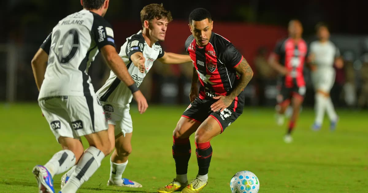 Matheuzinho jogador do Vitoria durante partida contra o Corinthians no estádio Barradão pelo campeonato Brasileiro A 2026. Foto: Walmir Cirne/AGIF