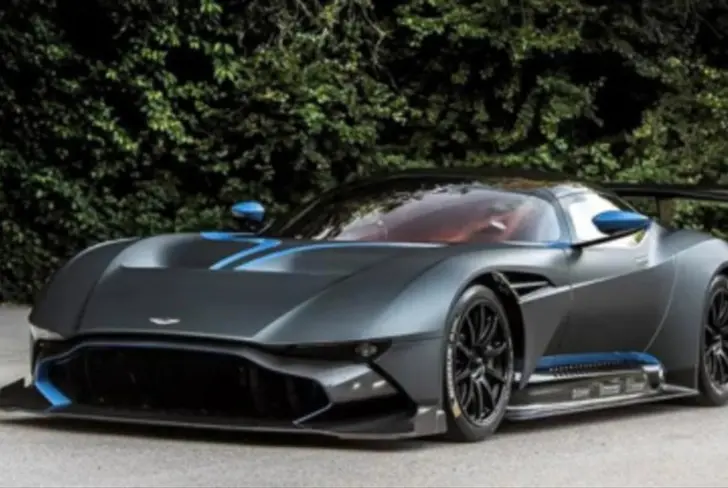 Modelo da Aston Martin de Neymar